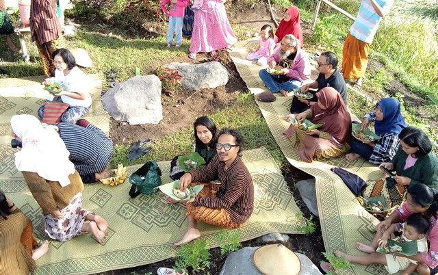 Tradisi Wiwitan di Cancangan