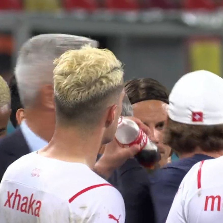 Granit Xhaka Jos! Berperforma Ciamik Hingga Minum Cola Sebelum Depak Prancis