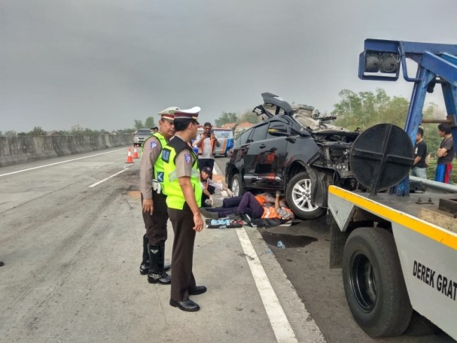 Tabrakan Beruntun Intai Pengemudi di Tol Trans Jawa