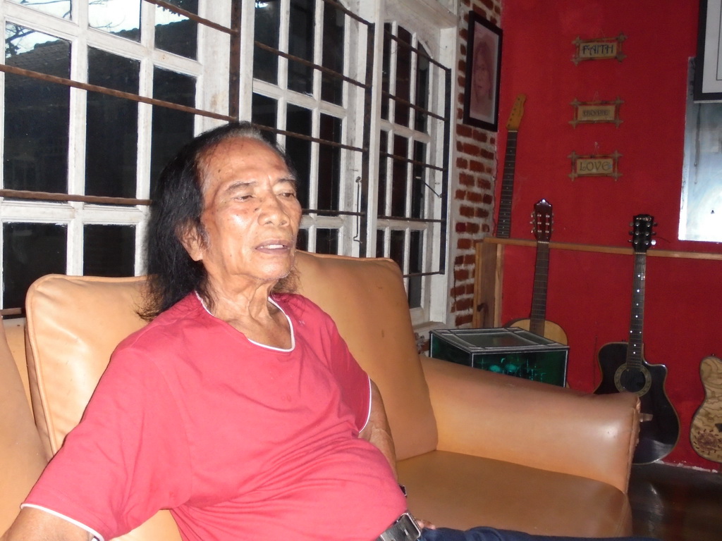 Senandung Senja Yon Koeswoyo