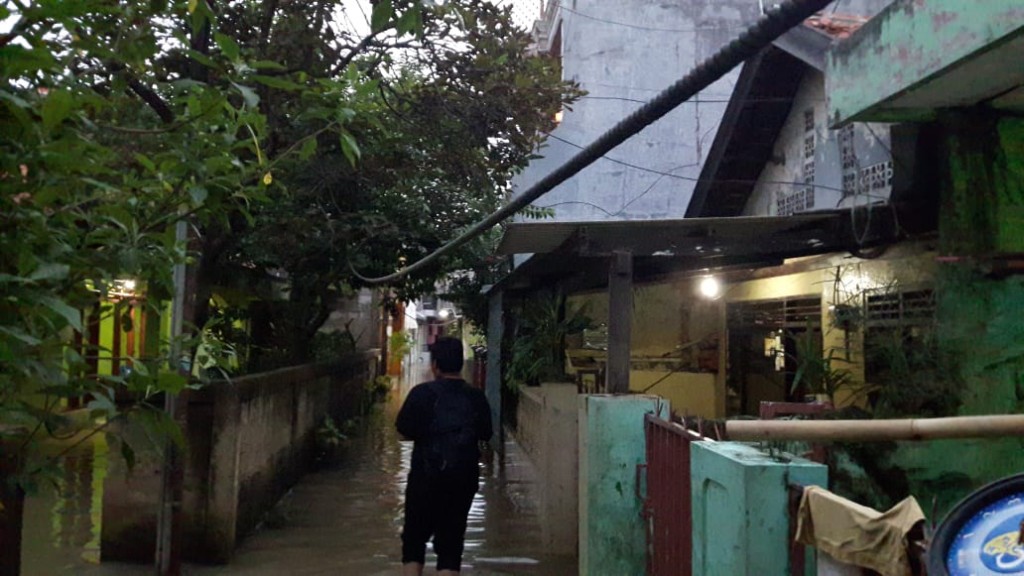 Seribu Warga Bidara Cina Mengungsi