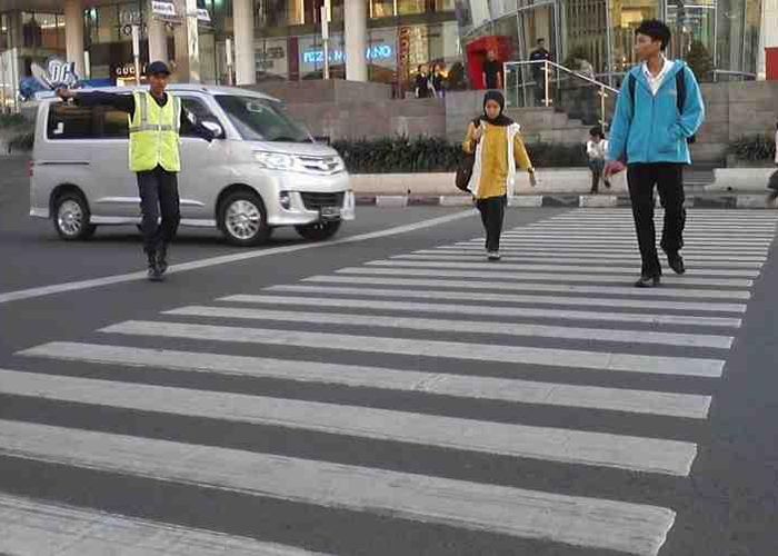Jadi Tempat Catwalk <i>Citayam Fashion Week</i>, Ini Sejarah dan Fungsi <i>Zebra Cross</i>