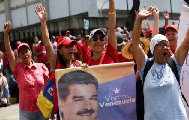 Pendukung Guaido dan Maduro Turun ke Jalanan Venezuela