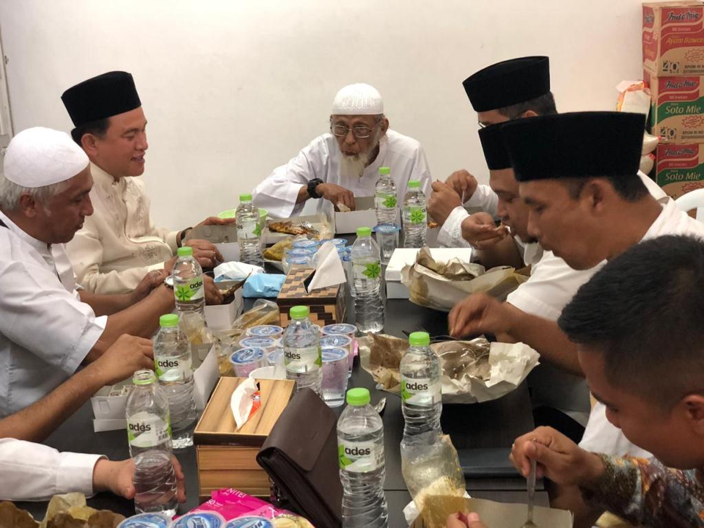 Jokowi Bebaskan Abu Bakar Baasyir