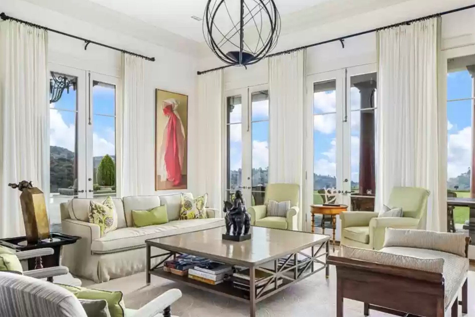 Beli dari Sylvester Stallone, Intip Rumah Baru Adele Seharga Rp830 Miliar