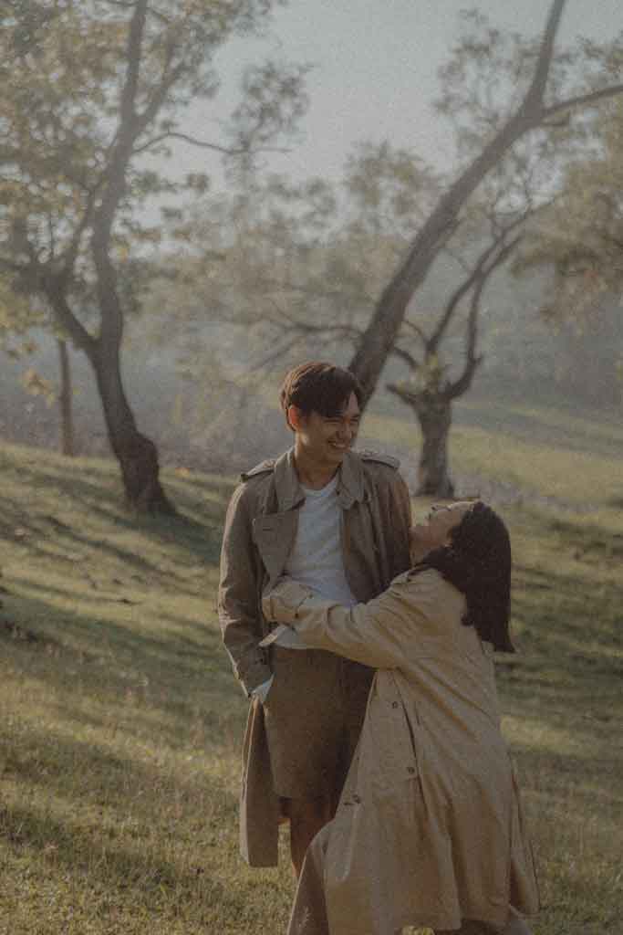 Foto-foto Prewedding Adipati Dolken dan Canti Tachril