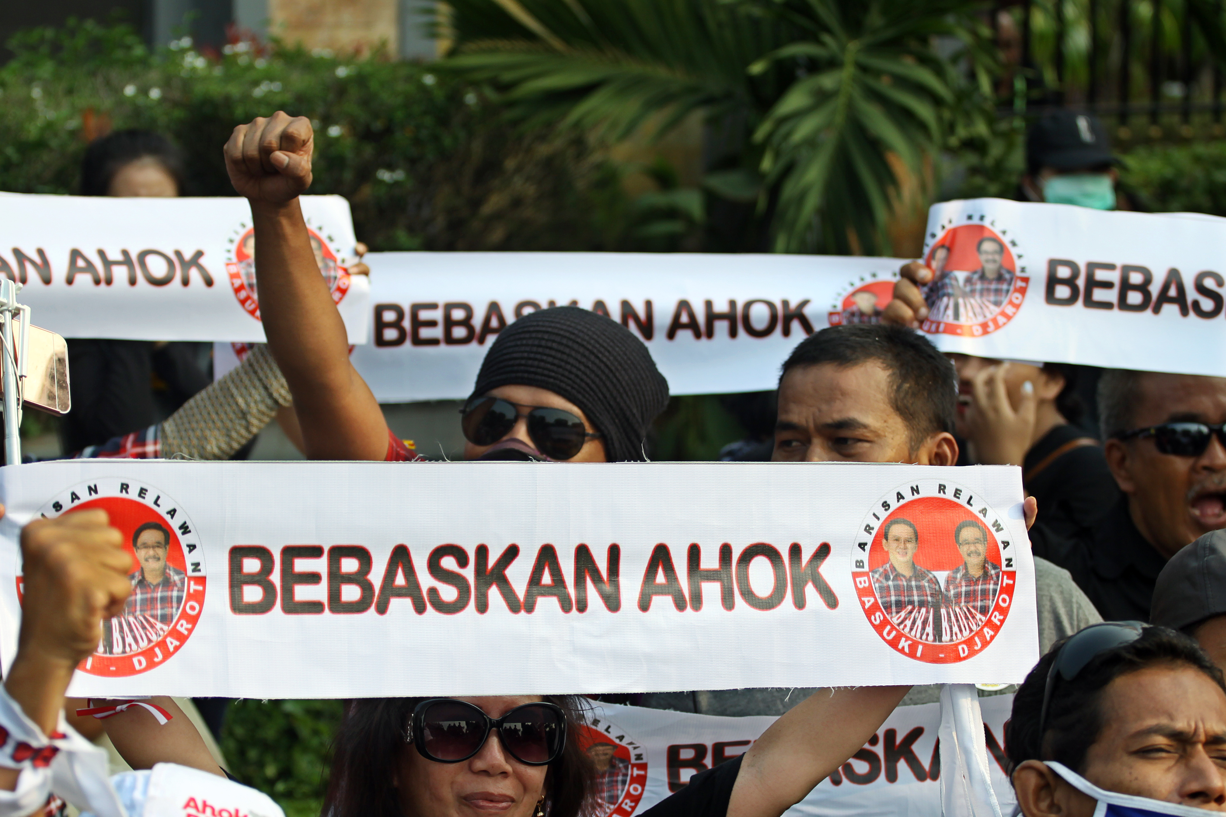 Ahok Bahas Cagar Budaya hingga RPTRA saat Dijenguk Pejabat DKI