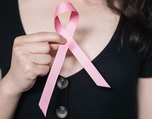 Simbol pita merah untuk HIV/AIDS. (Foto: Pexels)