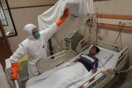 Enam Provinsi Belum Ambil Jatah APD