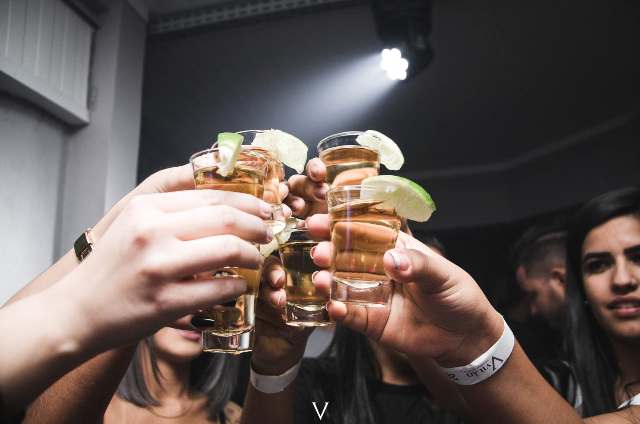 Penyebab Wajah Memerah Setelah Minum Alkohol