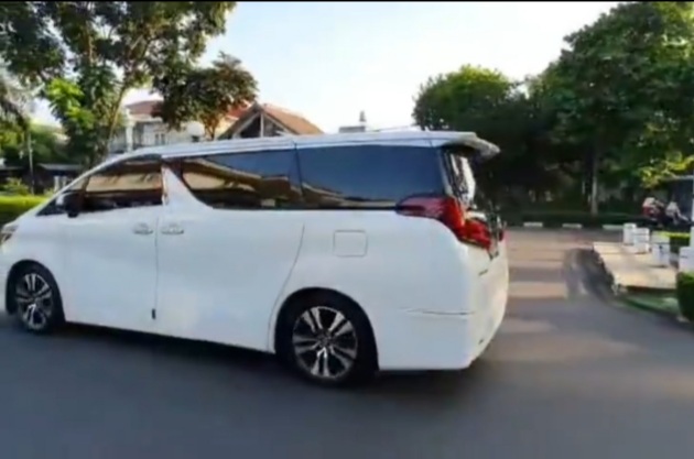 Mbak You Wafat, Ini Mobil Kesayangan Sang Peramal Kondang