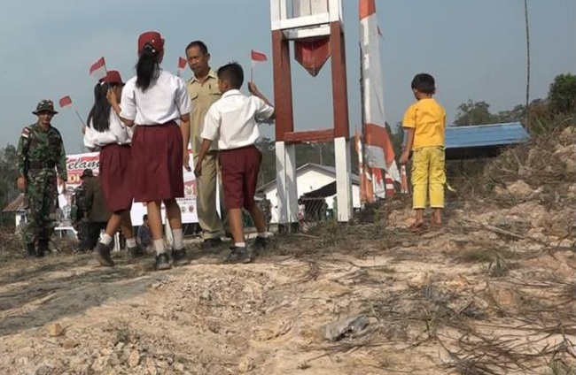 Mengabdi di Batas Negeri