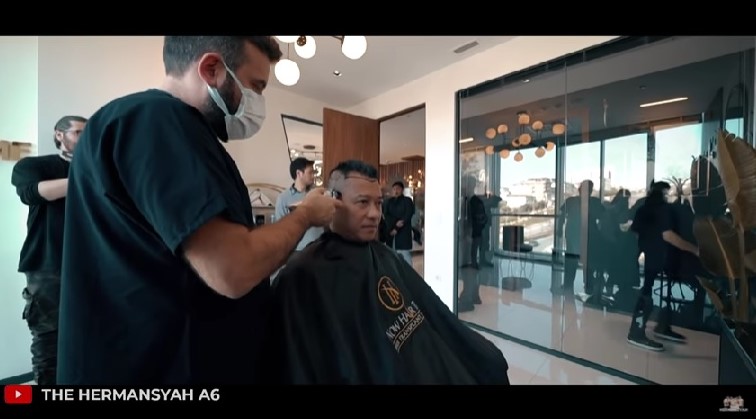 Anang Hermansyah botak untuk menjalani transplantasi rambut. Youtube The Hermansyah A6