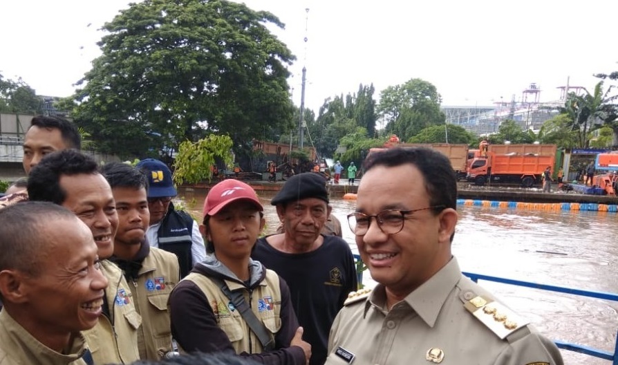 Anies Klaim Banjir Telah Surut 100%