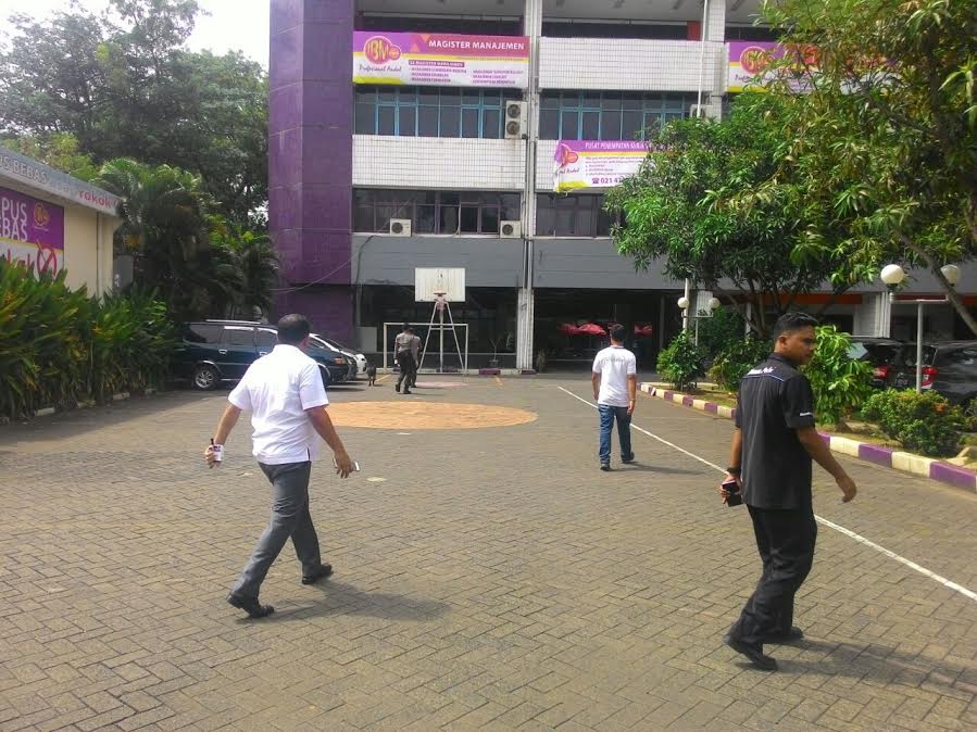 Buru Pelaku Perampokan, Polisi Kerahkan Anjing Pelacak