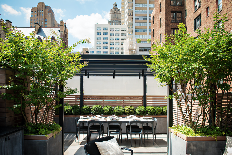 Anne Hathaway Jual Penthouse Berusia Ratusan Tahun