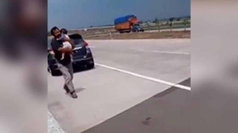 Cerita Ansori, Pria yang Selamatkan Anak Vanessa Angel dari Mobil Kecelakaan