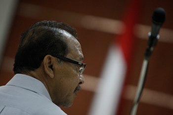 Eksepsi Ditolak, Fuad Amin Hormati Putusan Hakim