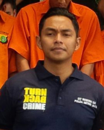 Polisi yang Disebut Ganteng Buru Teroris Tanpa Rompi Antipeluru