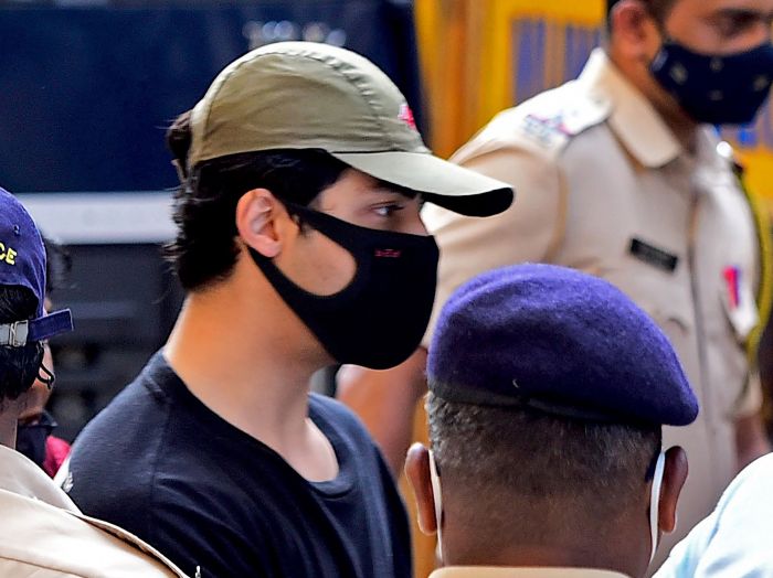 Aryan Khan, Putra Shah Rukh Khan Ditangkap Gara-gara Narkoba