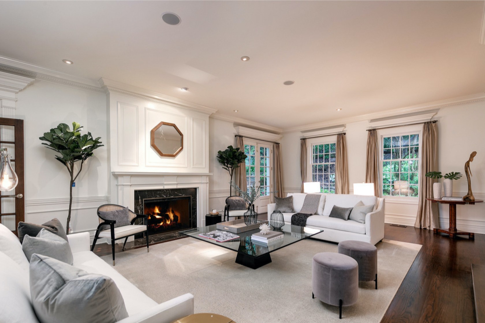 Ashton Kutcher dan Mila Kunis Jual Rumah di Beverly Hills