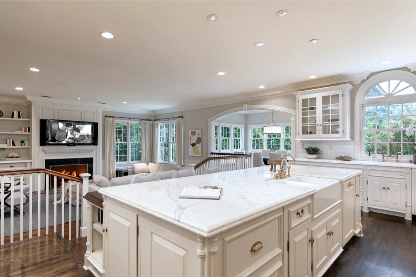 Ashton Kutcher dan Mila Kunis Jual Rumah di Beverly Hills