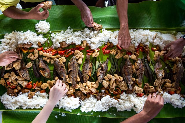 Tepatkah Mengganti Nasi Putih dengan Nasi Merah atau Hitam untuk Anak?