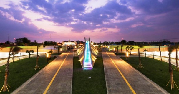 Awalnya Monumen Kapsul Waktu Berupa Hologram