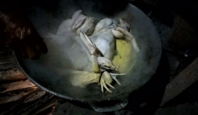 Ayam Ingkung Kuliner Sakral Tradisi Jawa