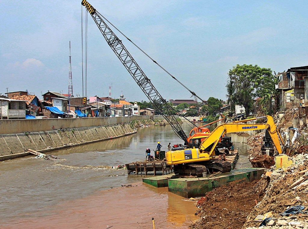 Kendaraan Amfibi Dikerahkan Cari Korban Banjir Garut
