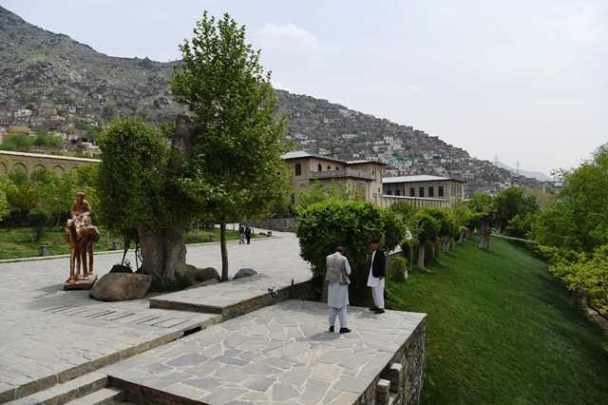 Bagh-e-Babur, Makam yang Oasenya Kabul