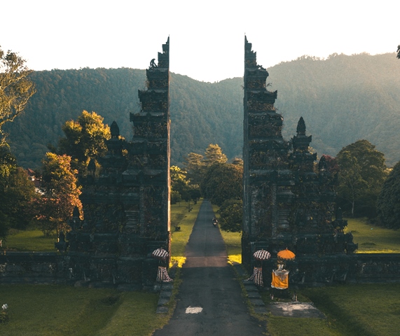 Jelang Pembukaan Wisata Bali Menparekraf Ingatkan Pentingnya Protokol Kesehatan