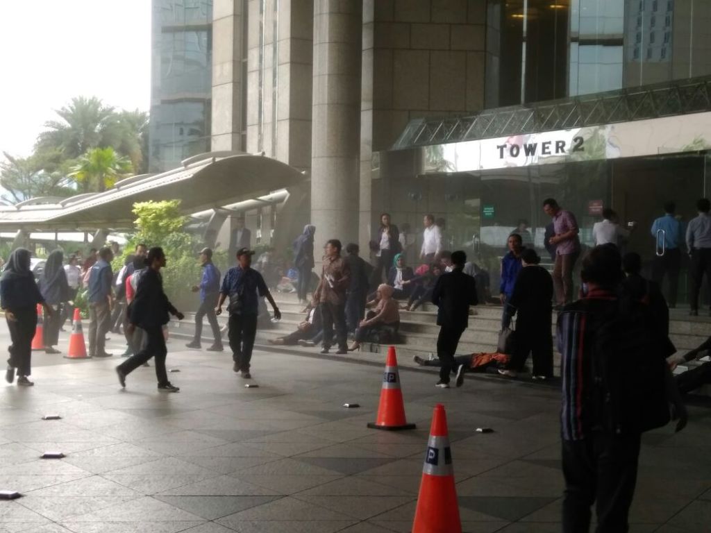 Suasana di Lokasi Balkon BEI yang Ambruk