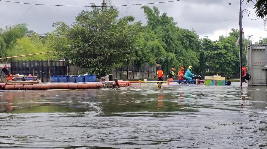 Sebagian Warga Jakarta Mengungsi karena Banjir