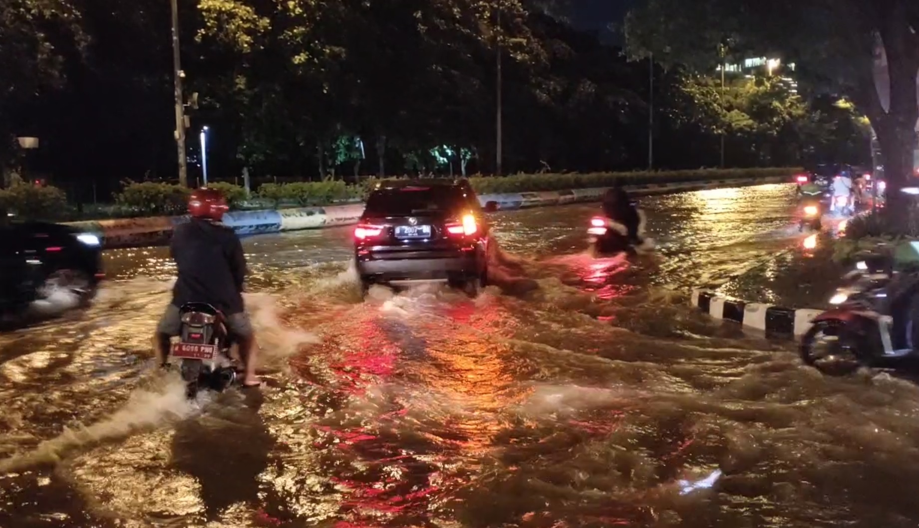 Banjir Depan Jiexpo Kemayoran Surut