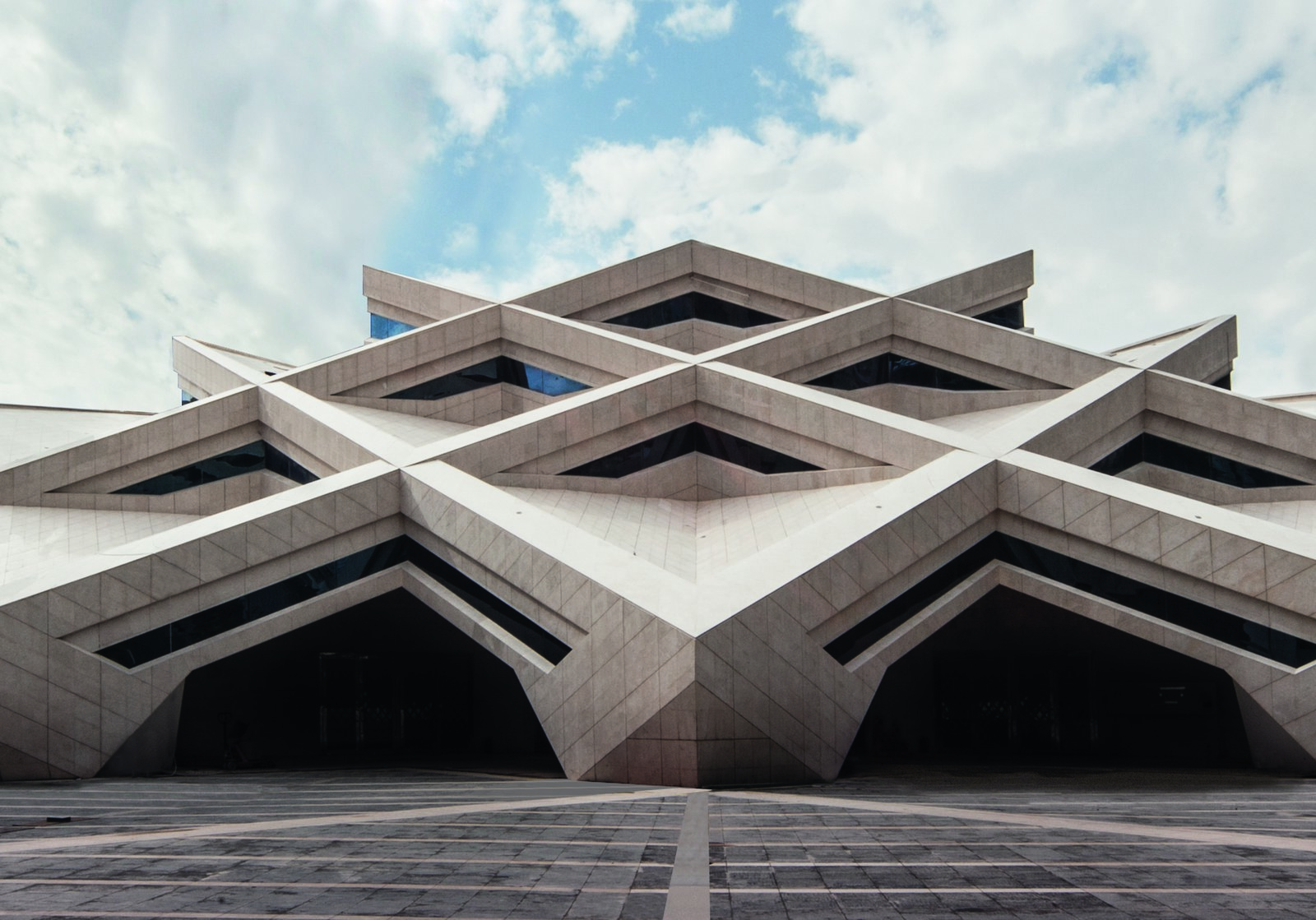 5 Bangunan Modern Terbuat dari Batu
