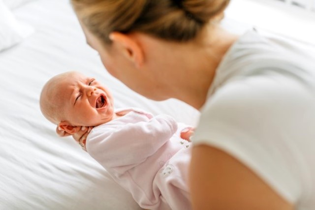Kenali Gejala <i>Tounge-tie</i> pada Bayi dan Pengobatannya
