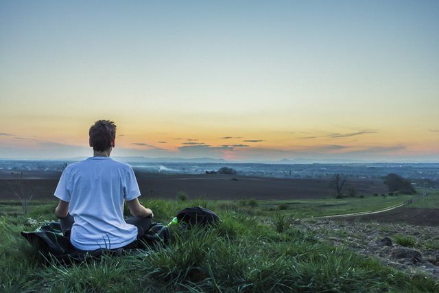 Tiga Cara Meditasi yang Cepat untuk Hilangkan Stres