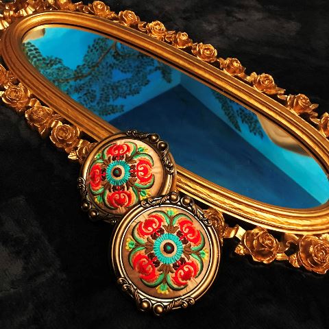 Cantiknya Kamar Mungil Diubah bak Istana Beauty and the Beast
