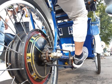 Pemprov DKI Terima Sumbangan <i>Prototype</i> Becak Listrik