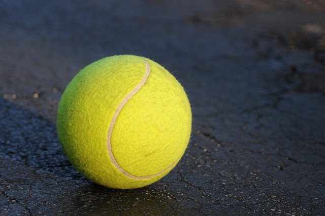 Manfaat Lain dari Bola Tenis untuk Tubuh Anda