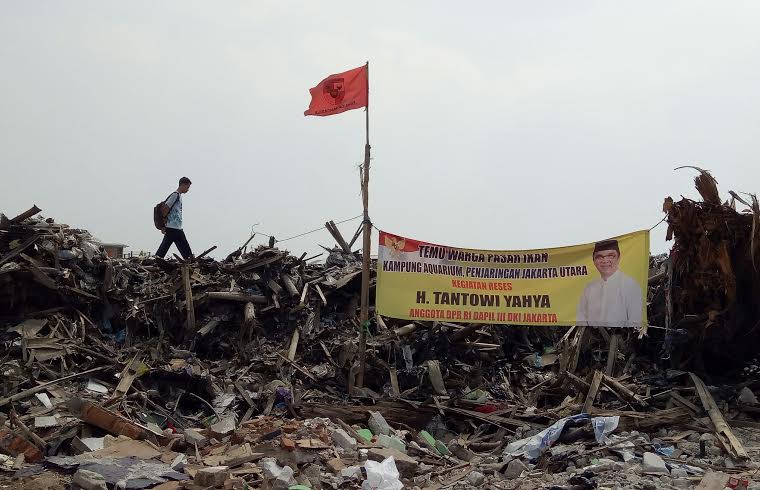 Ada Bendera Gerindra & PKS di Lokasi Penggusuran Kampung Aquarium