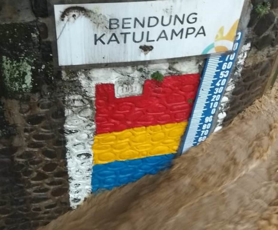 Debit Air Naik Cepat di Bendung Katulampa