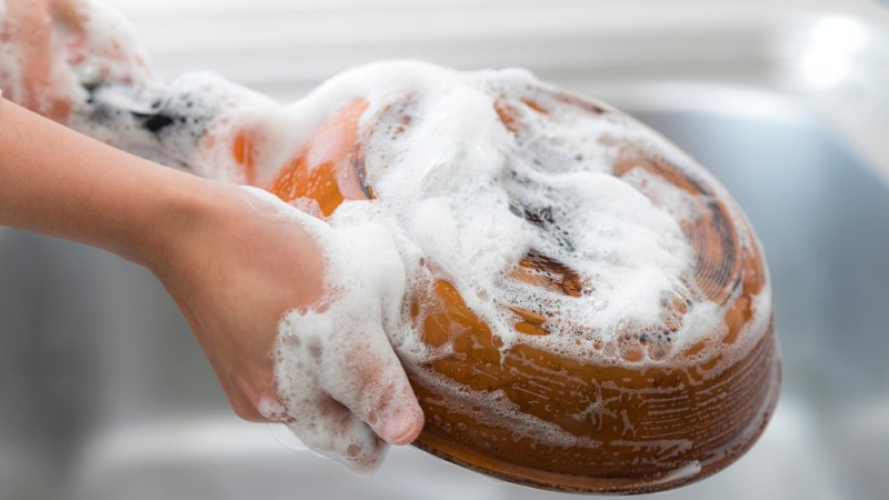 5 Manfaat Baking Soda di Dapur, Bersihkan Wajan hingga Talenan