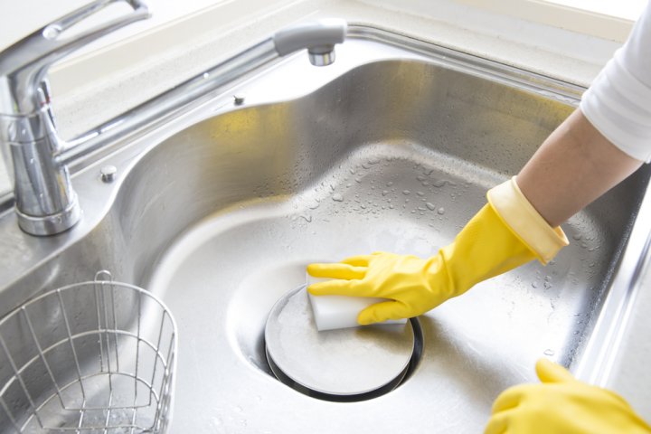 Cara Cepat dan Mudah Bersihkan Dapur
