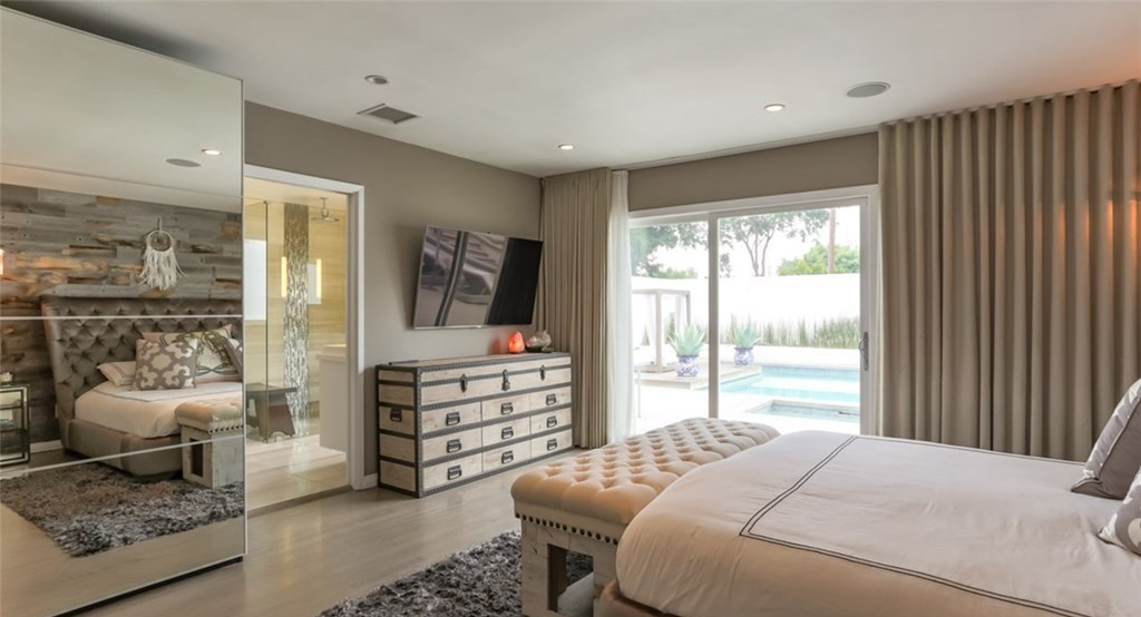 Billie Eilish Beli Rumah Rp32 Miliar, Intip Interiornya