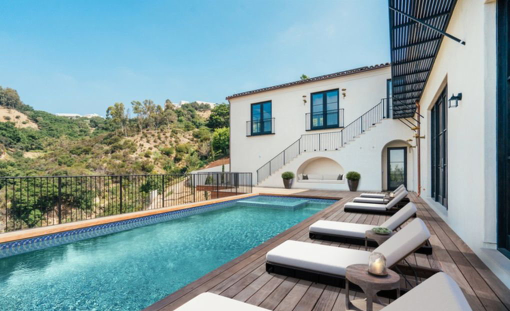 CEO Playboy Jual Rumah Rp383 Miliar kepada 'Miliarder' Bitcoin