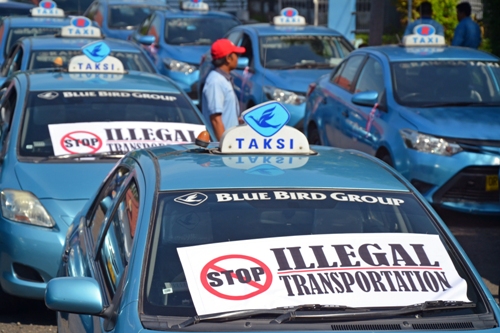 Cerita Warga Memburu Blue Bird Gratis