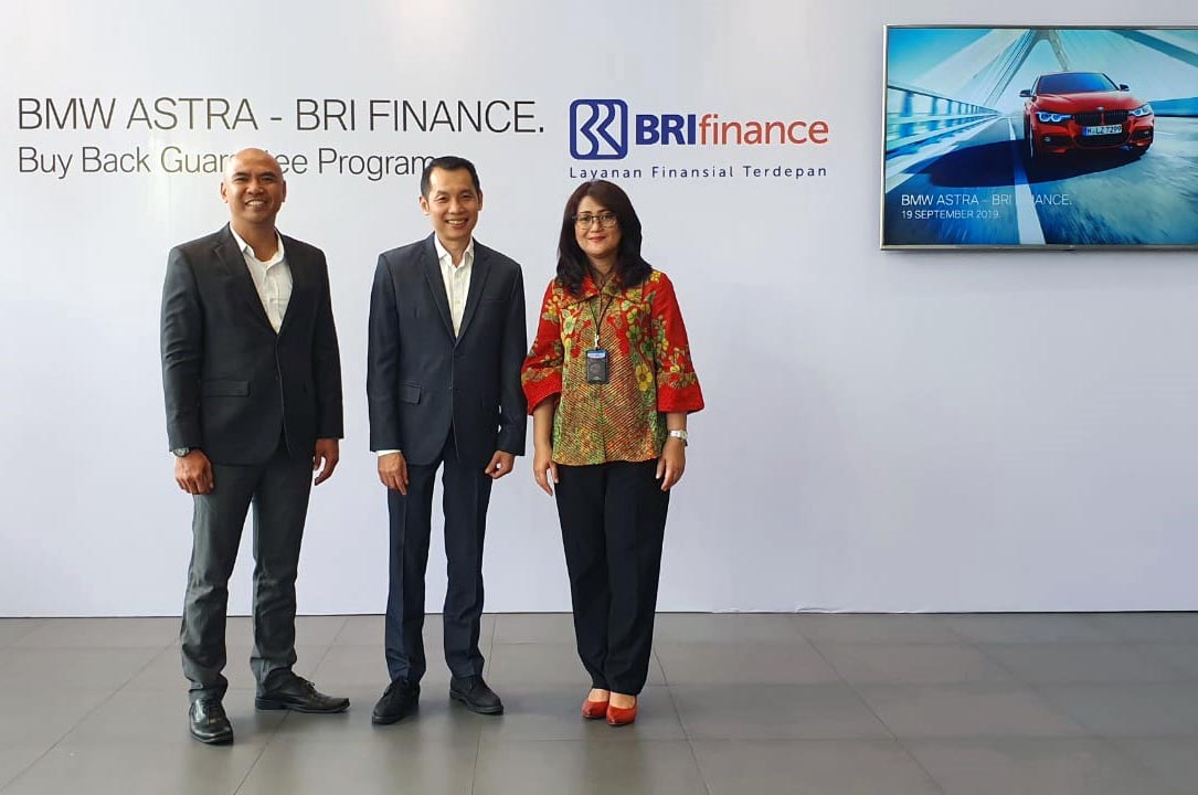Cara Unik BMW Menarik Pre-Order All New 320i