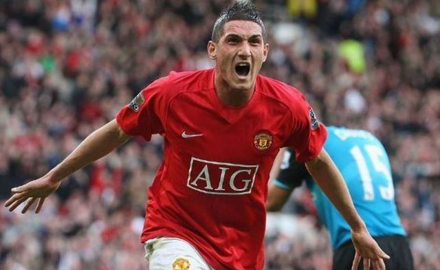 10 Pemain yang Kariernya Meredup Setelah Gabung MU (Bagian - 1)